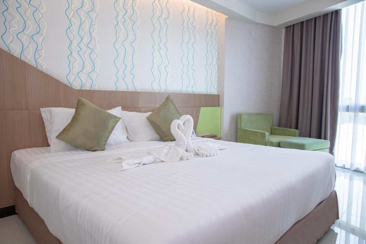 42C The Chic Hotel Nakhon Sawan Exterior photo