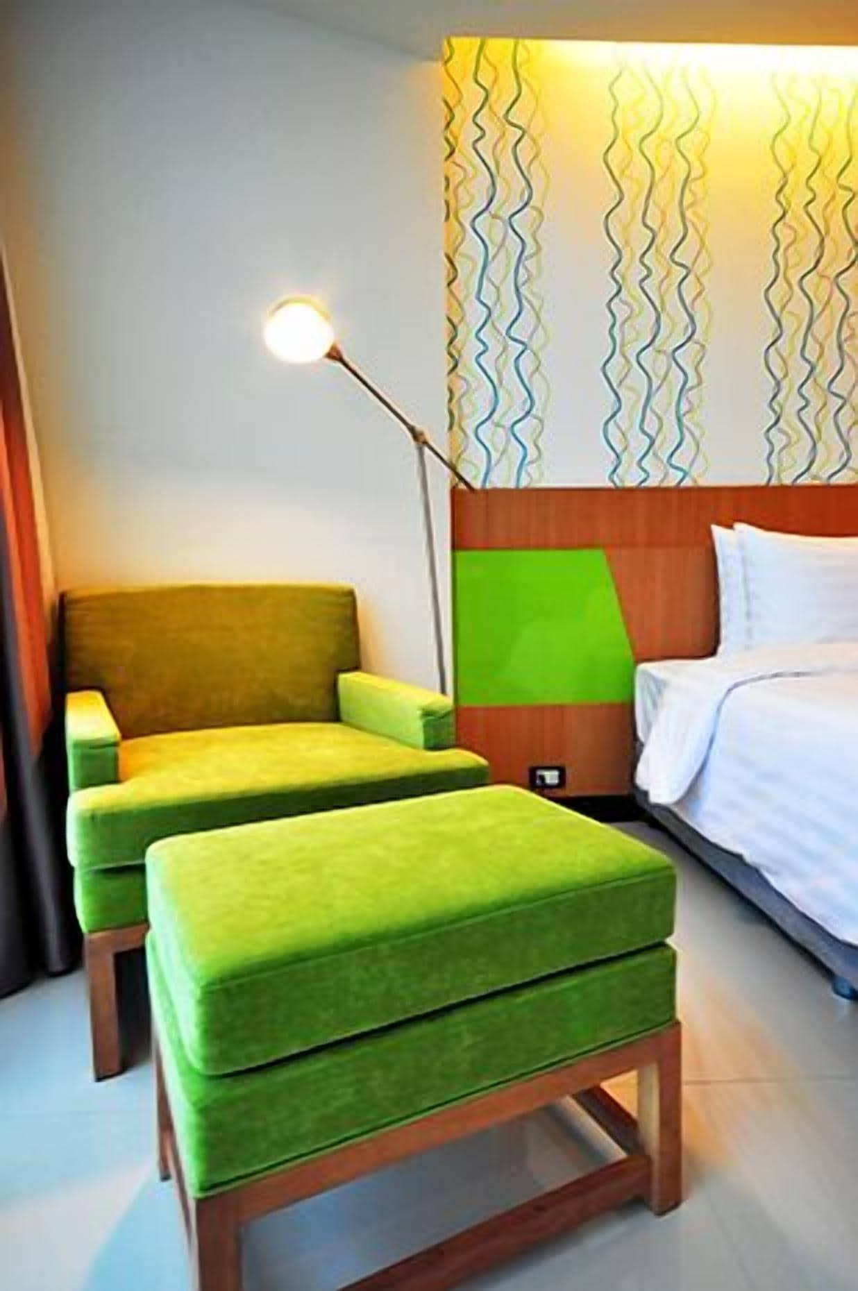 42C The Chic Hotel Nakhon Sawan Exterior photo