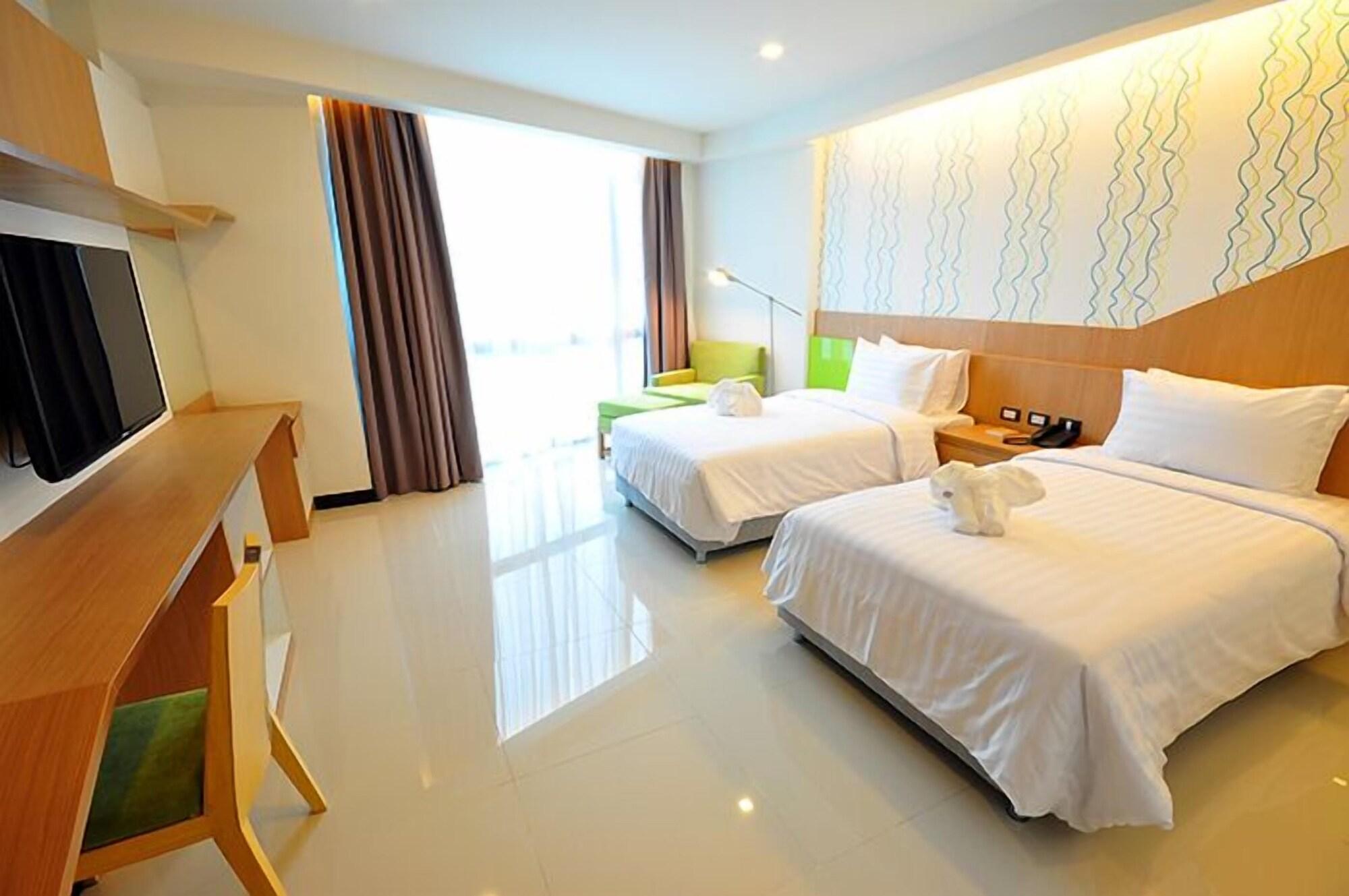 42C The Chic Hotel Nakhon Sawan Exterior photo