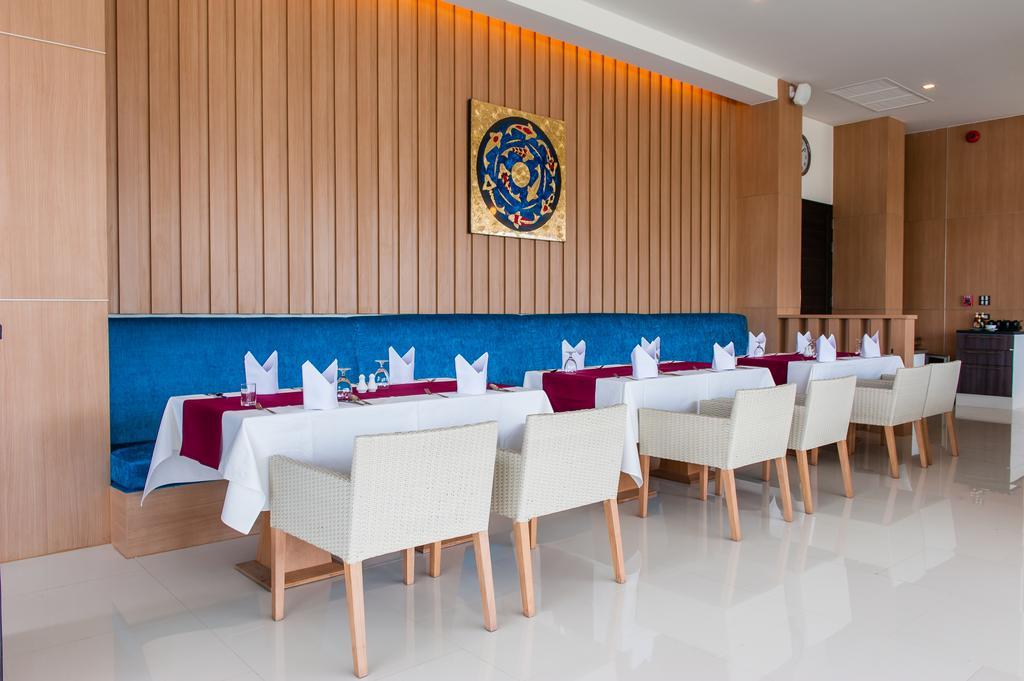 42C The Chic Hotel Nakhon Sawan Exterior photo