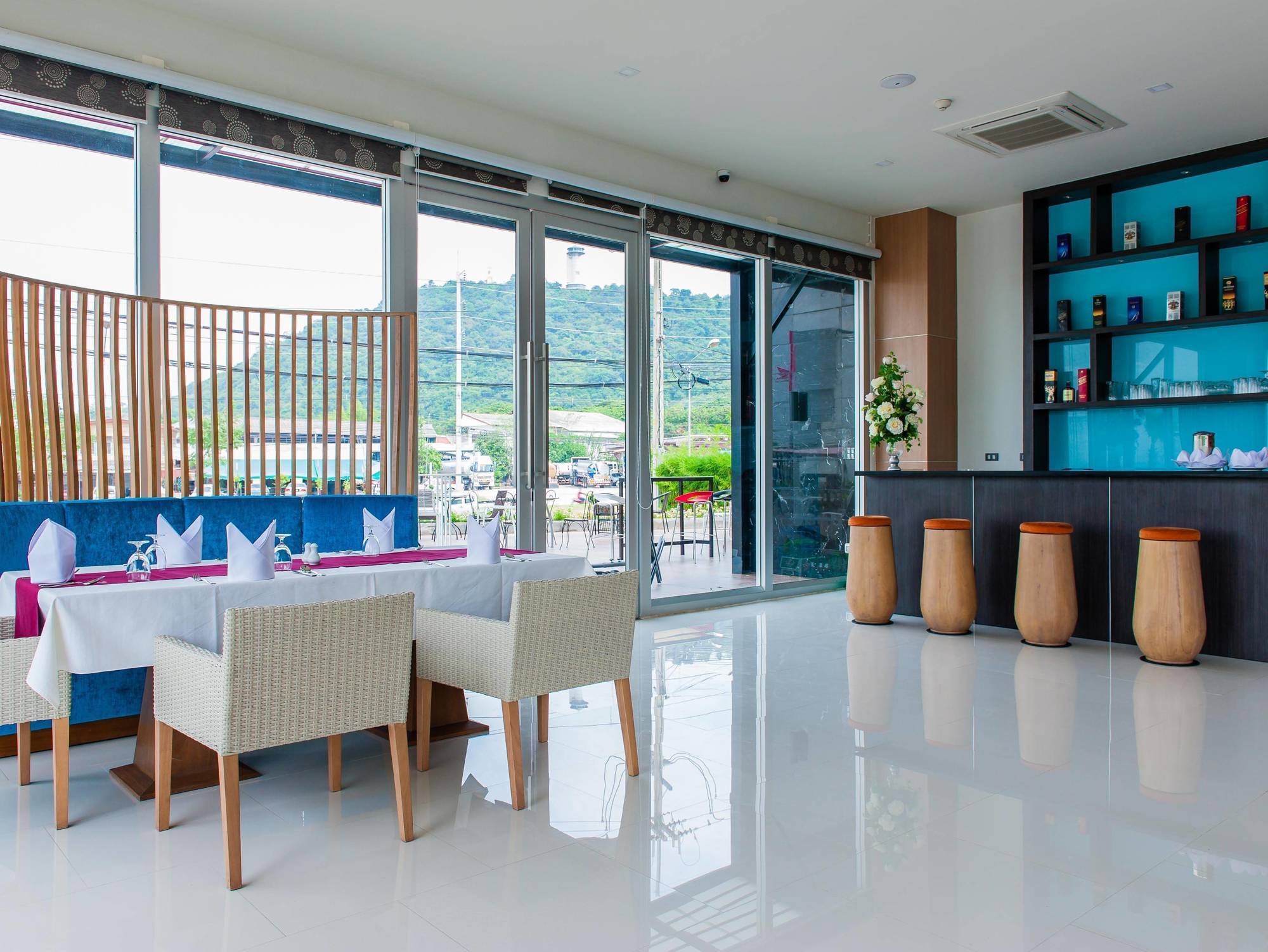 42C The Chic Hotel Nakhon Sawan Exterior photo